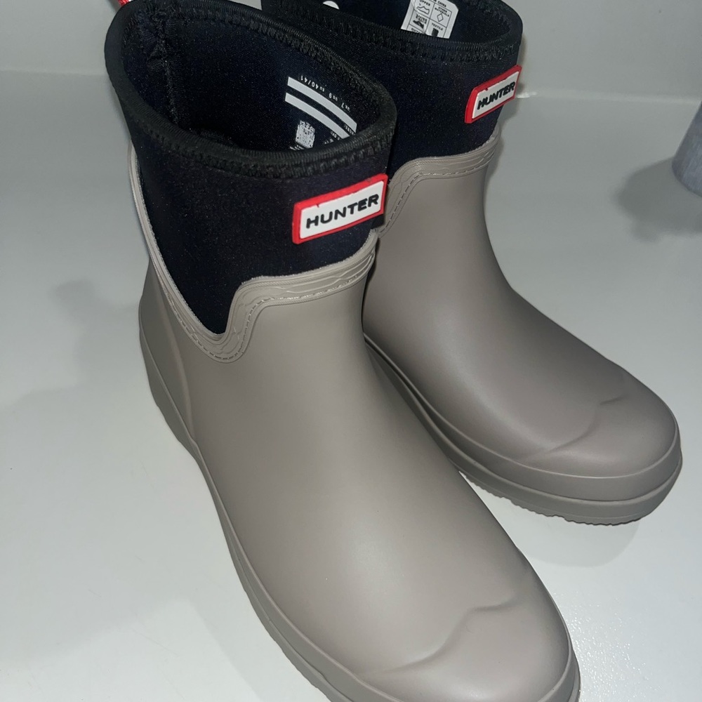 Woman’s hunter neoprene boots